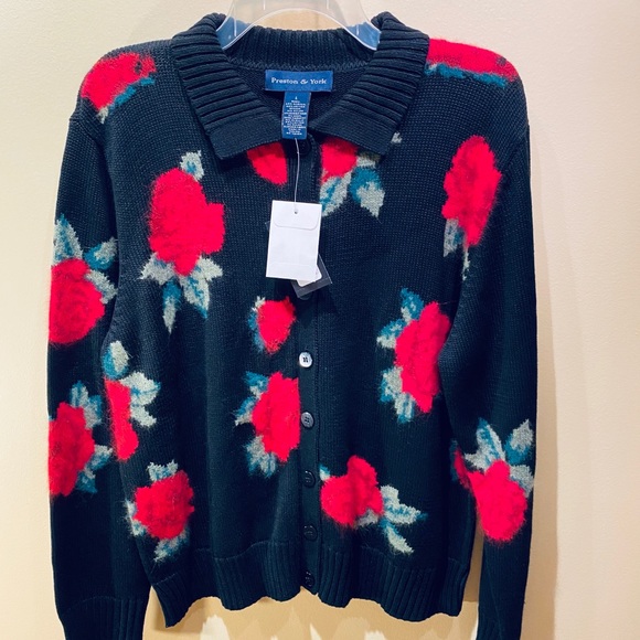 Preston & York Sweaters - 🌟2xHP Preston & York Black Red Rose Print Sweater